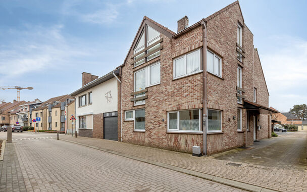 Appartementsgebouw te koop in Bree