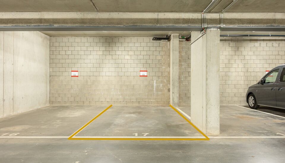 Binnenstaanplaats te koop in Genk