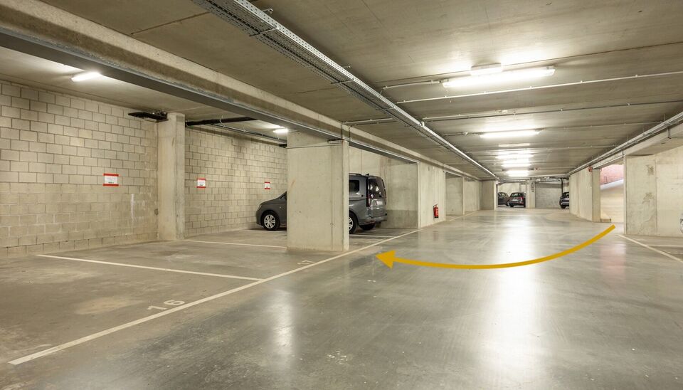 Binnenstaanplaats te koop in Genk