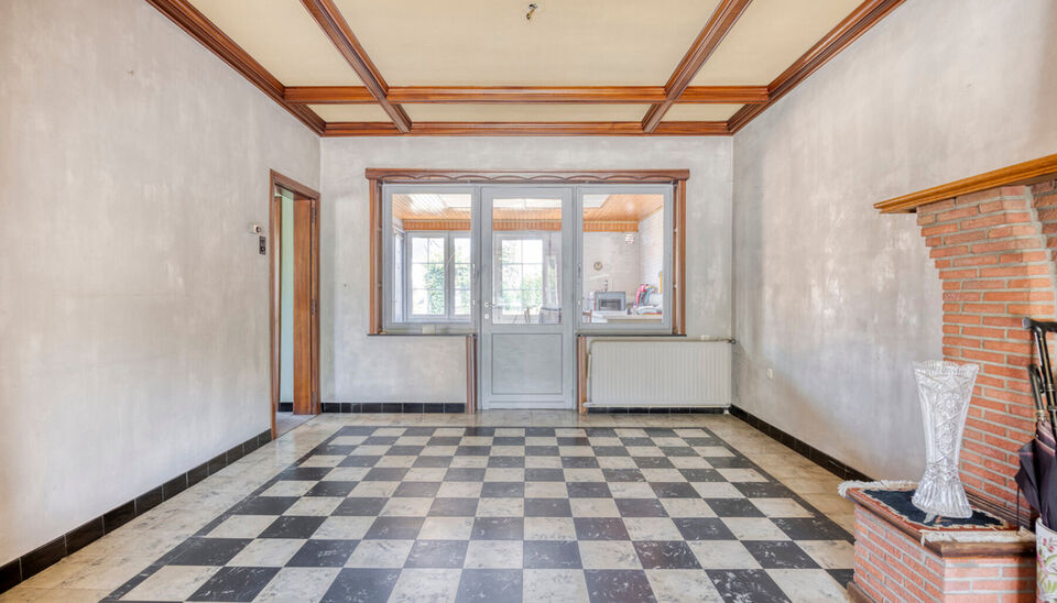 STATIGE , OP TE FRISSEN HALFOPEN BEBOUWING MET 3 SLAAPKAMERS OP EEN PERCEEL VAN 4A 77CA TE KURINGEN (HASSELT)

Niet ver van het bruisende centrum van Hasselt (Kuringen) ligt deze statige halfopen bebouwing met maar liefst 175 vierkante meter bewoonbare op