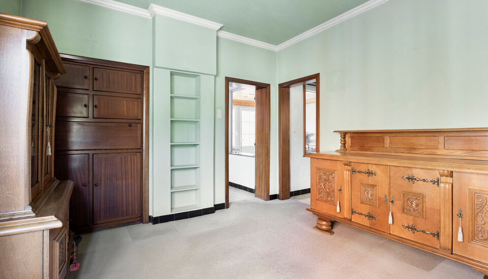 STATIGE , OP TE FRISSEN HALFOPEN BEBOUWING MET 3 SLAAPKAMERS OP EEN PERCEEL VAN 4A 77CA TE KURINGEN (HASSELT)

Niet ver van het bruisende centrum van Hasselt (Kuringen) ligt deze statige halfopen bebouwing met maar liefst 175 vierkante meter bewoonbare op
