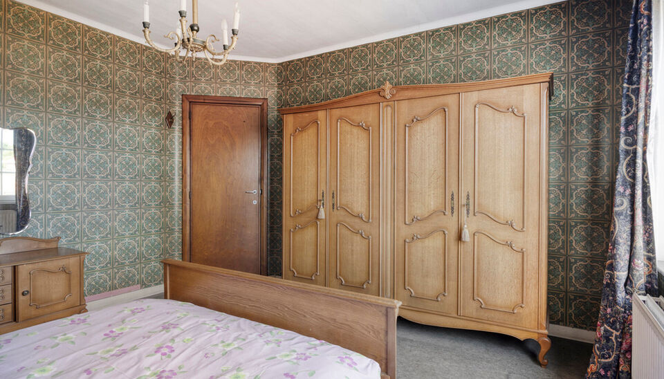 STATIGE , OP TE FRISSEN HALFOPEN BEBOUWING MET 3 SLAAPKAMERS OP EEN PERCEEL VAN 4A 77CA TE KURINGEN (HASSELT)

Niet ver van het bruisende centrum van Hasselt (Kuringen) ligt deze statige halfopen bebouwing met maar liefst 175 vierkante meter bewoonbare op